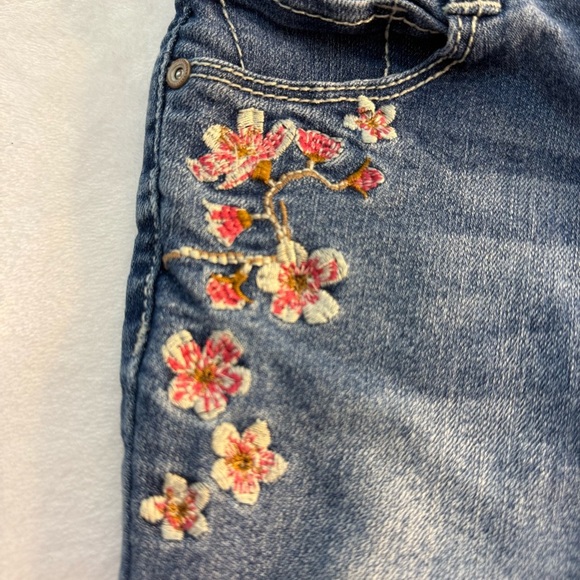 Squeeze Embroidered Distressed Blue Jeans for Little Girls
size 6X - Picture 4 of 7
